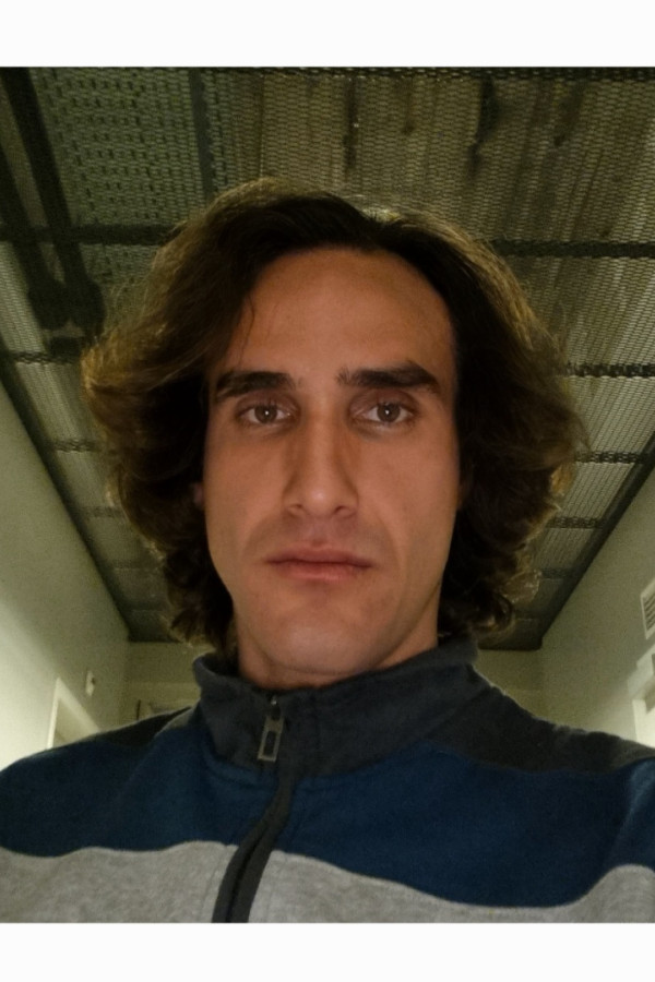  Mehrshad Gowhari
