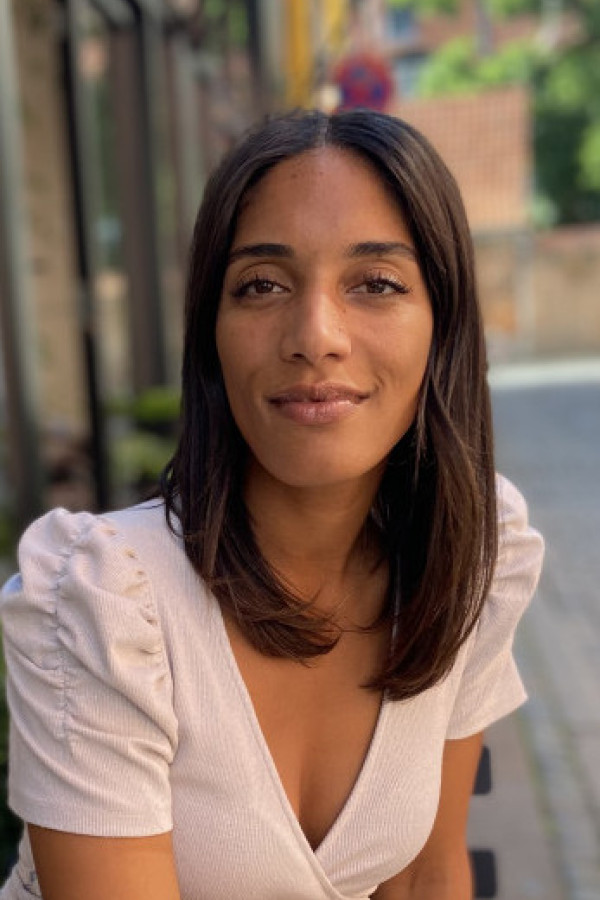 Characteristic women Afra