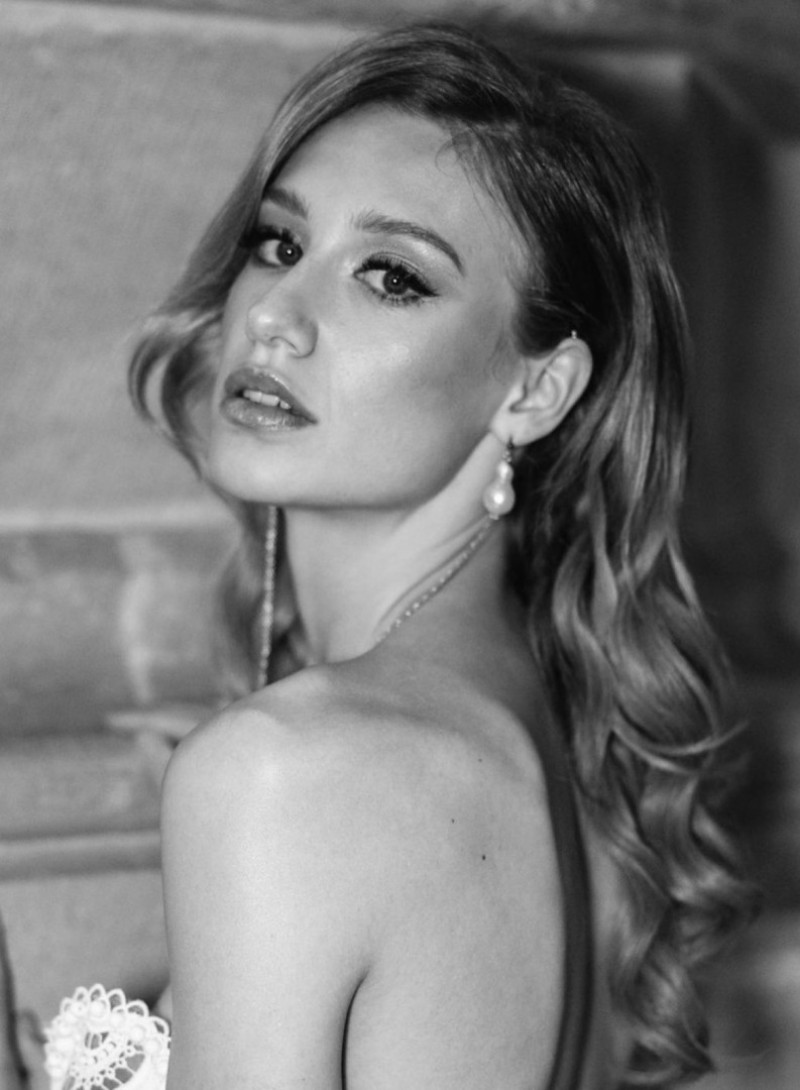 Milu Model Women | Milou | Bullet Models