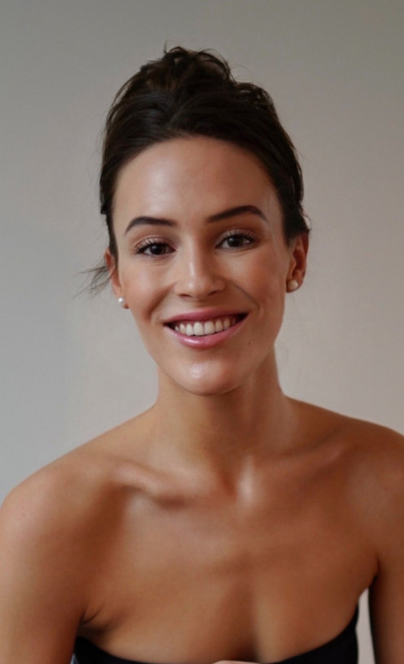 women-laura-bullet-models