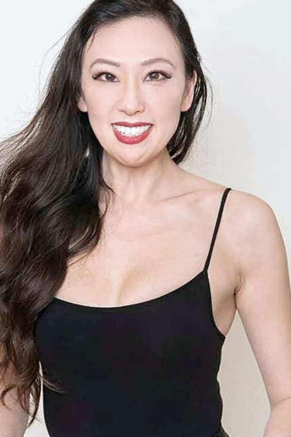 Characteristic women Yi