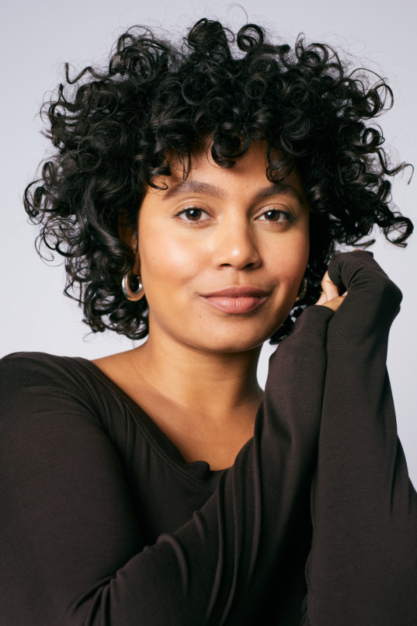 Characteristic women Deandra