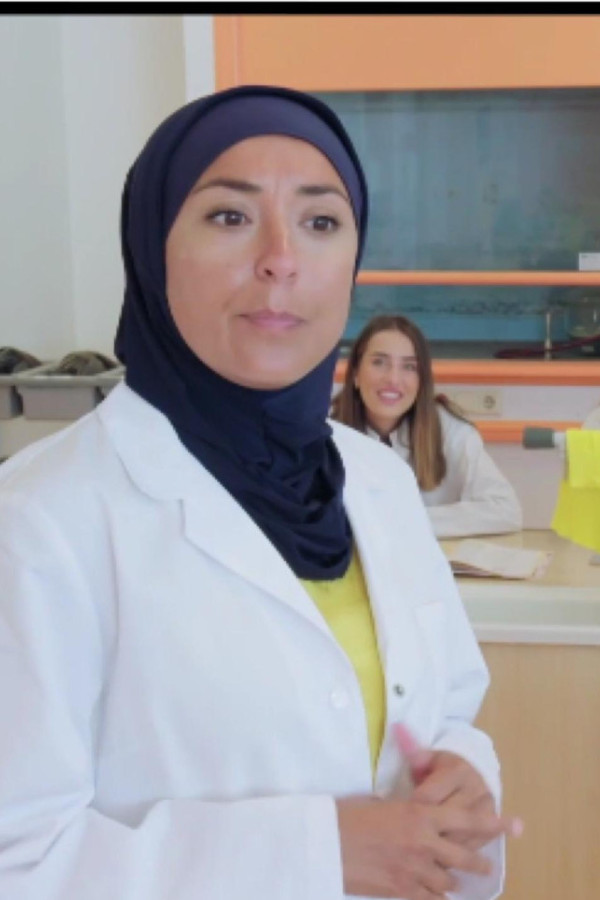 Characteristic women Charlotte