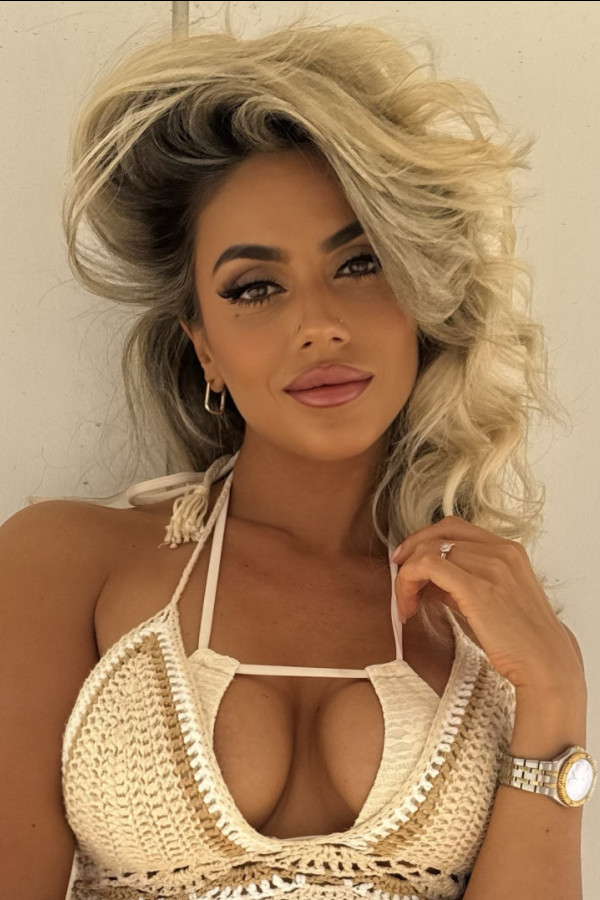 Pro-models women Sharina