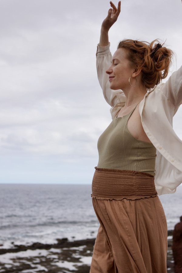 Pro-dance women Lili