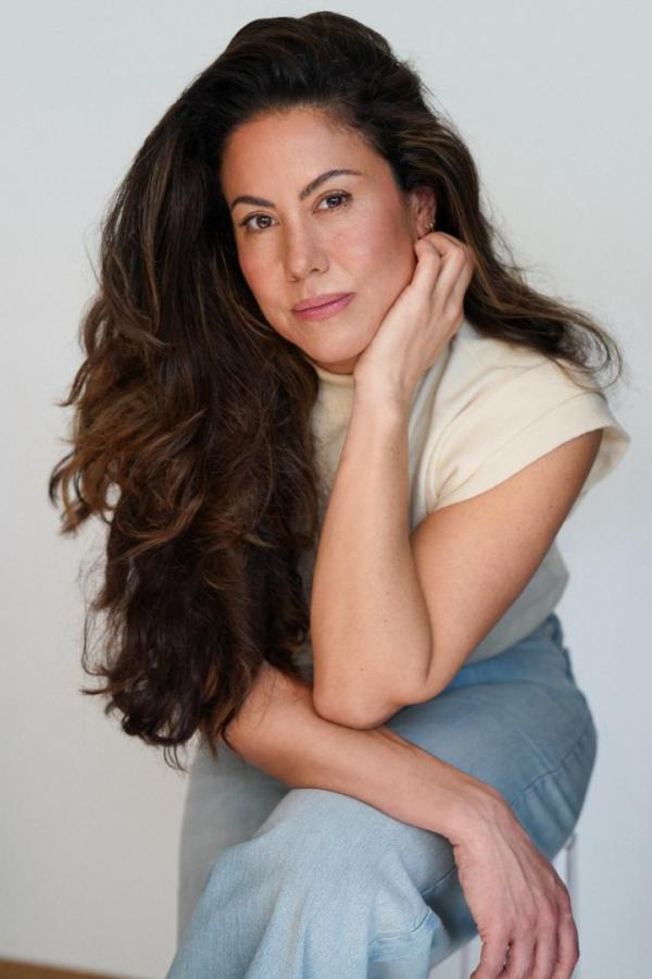 Women Sanne