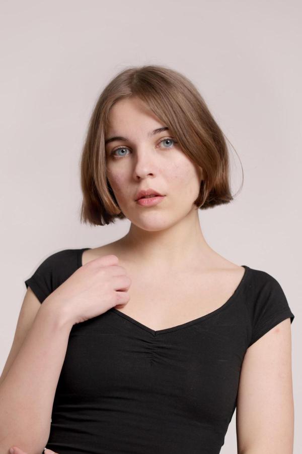 Women Alisiia