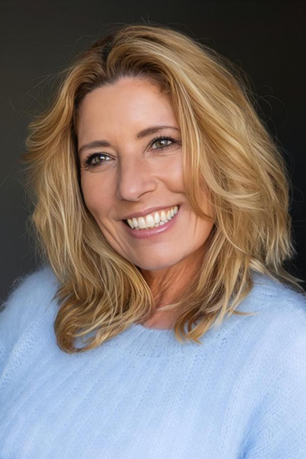 Women Suzanne