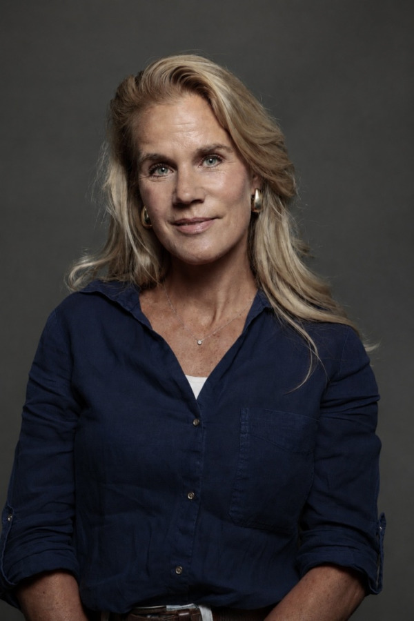 Characteristic women Shiela