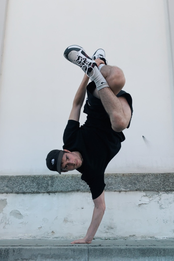 Pro-dance men Olaf