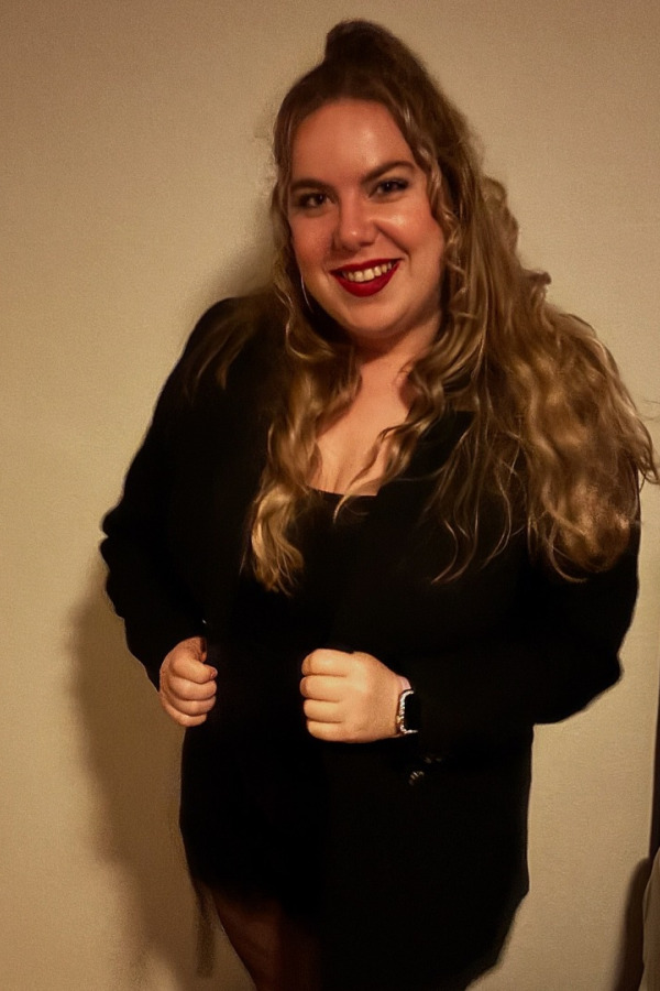 Voice over women Jessica
