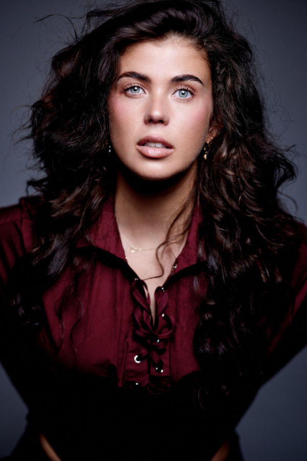 Women Lynn