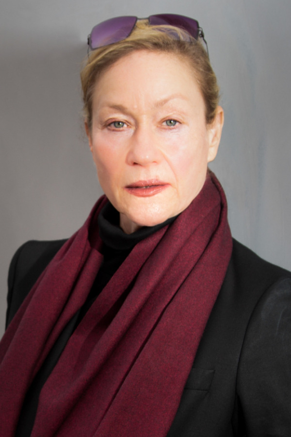 Women Kristiane
