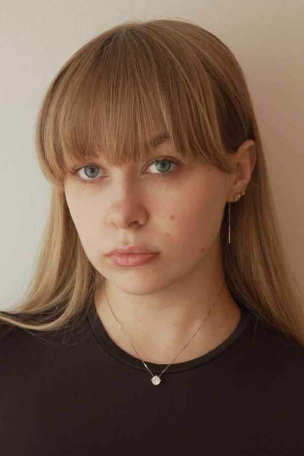 Women Viktoriia