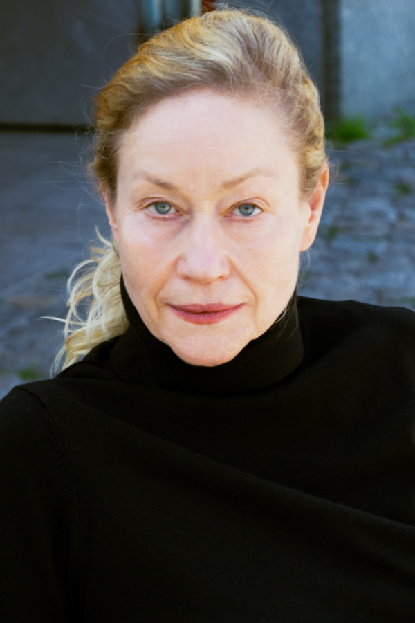 Women Kristiane