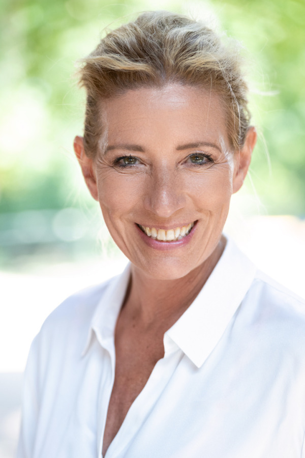Women Suzanne