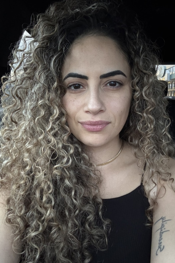 Women Nadine