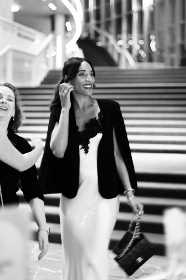 Characteristic women Afra